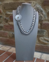 collana di perle con fili di perla e nucleo in madreperla